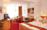 Doppelzimmer im 3-Sterne Hotel Bad Füssing im Passauer Land (Genießen Sie ihren Aufenthalt in unseren großzügig gestalteten Doppelzimmer im 3-Sterne Hotel Bad Füssing im Passauer Land.)